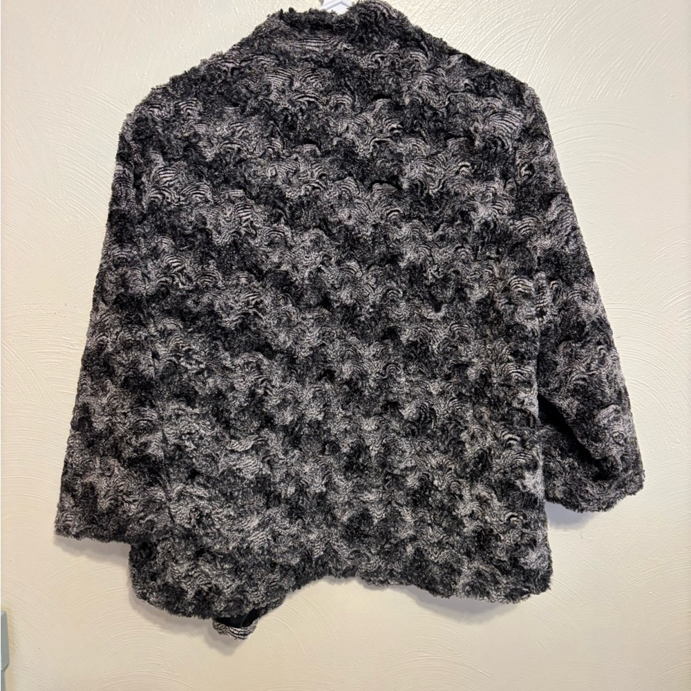Alfred Dunner Petite Faux Fur Jacket Black Gray Textured 12P - Picture 9 of 9